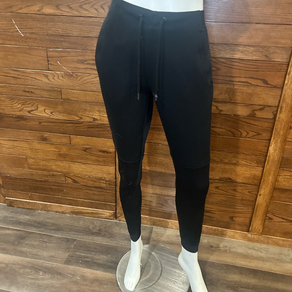 Under Armour women’s small Black Jogger Pants. Mesh and padded areas.